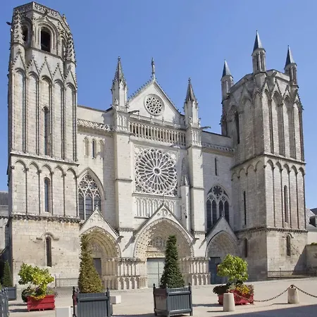 • Bel - Centre Historique De * פואטייה