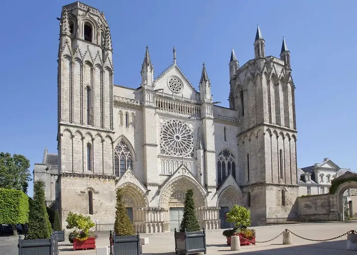 • Bel - Centre Historique De * Poitiers